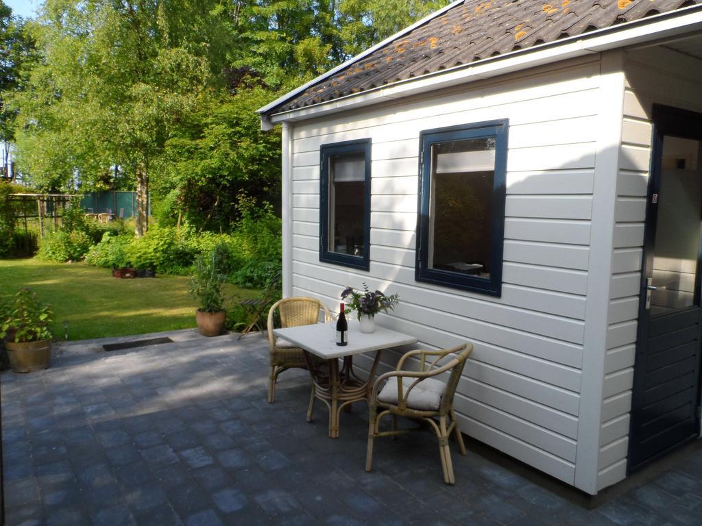 Tussen De Tuinen Bed and Breakfast Pieterburen Habitación foto